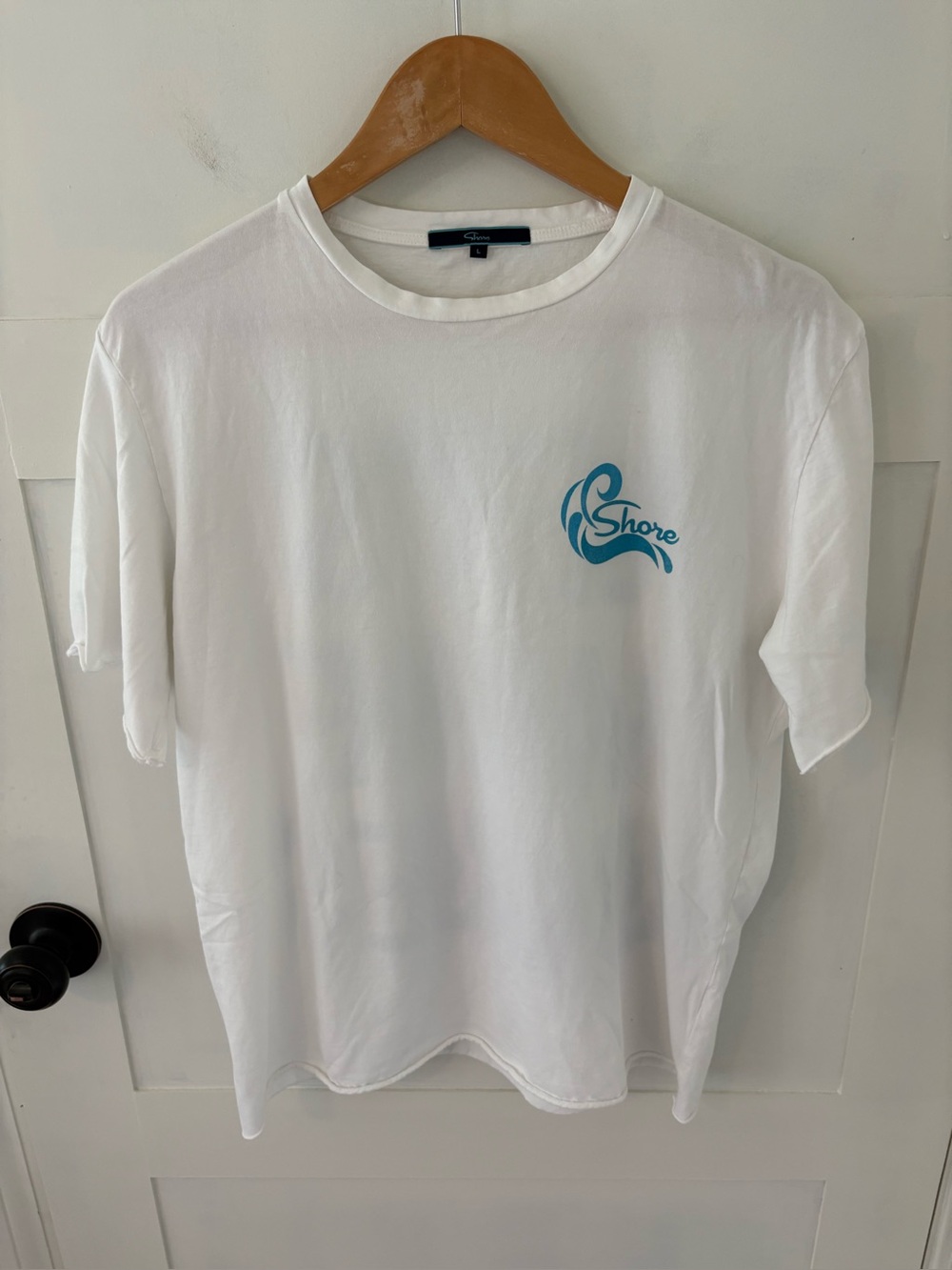 Shore Let’s Make Waves Tee. Size Large.